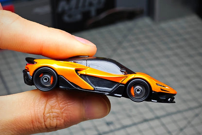 1:64 Hot Wheels McLaren W1 custom diecast model with dynamic wheels