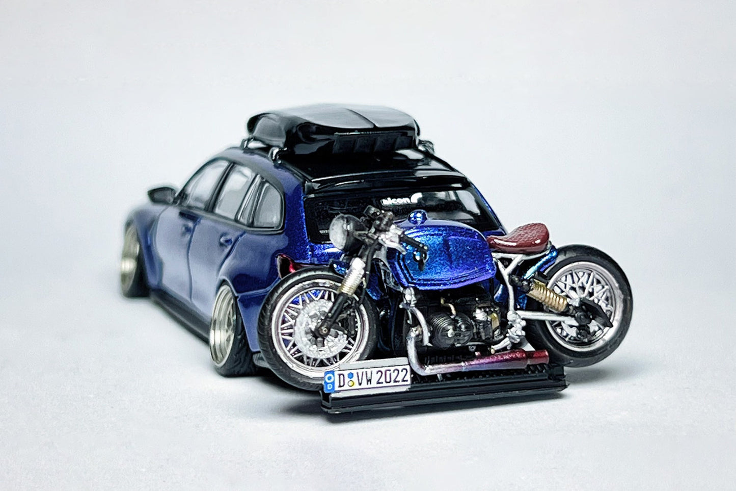 Custom 1:64 BMW M3 Touring 1090 diecast model with deep-dish wheels and roof cargo box