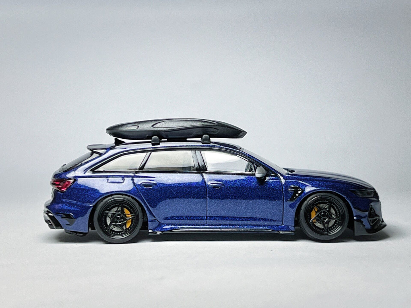 Custom 1:64 Audi RS6-R ABT 574 Navarra Blue diecast model with roof cargo box