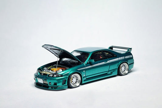 1:64 scale FH Nissan Skyline GT-R R33 400R green custom diecast with deep-dish bearing wheels
