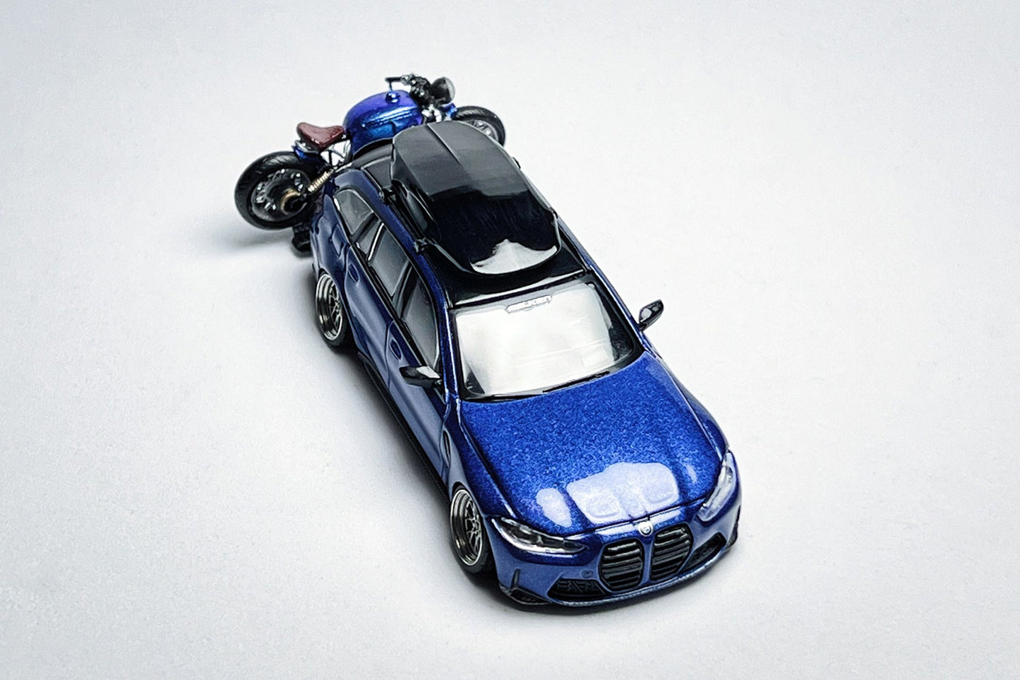 Roof cargo box detail on custom 1:64 BMW M3 Touring 1090 diecast model