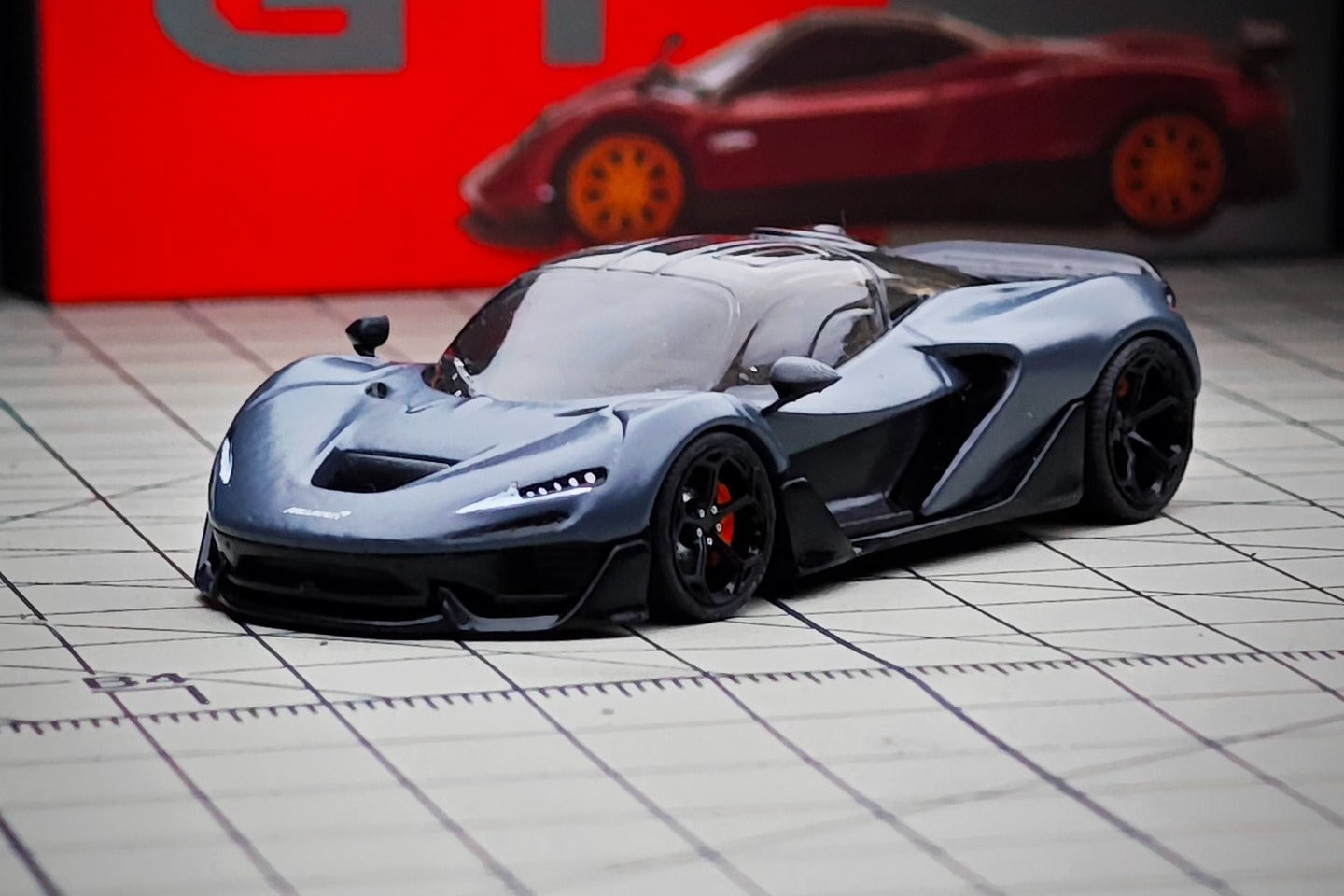 Custom 1:64 McLaren W1 diecast model with dynamic bearing wheels
