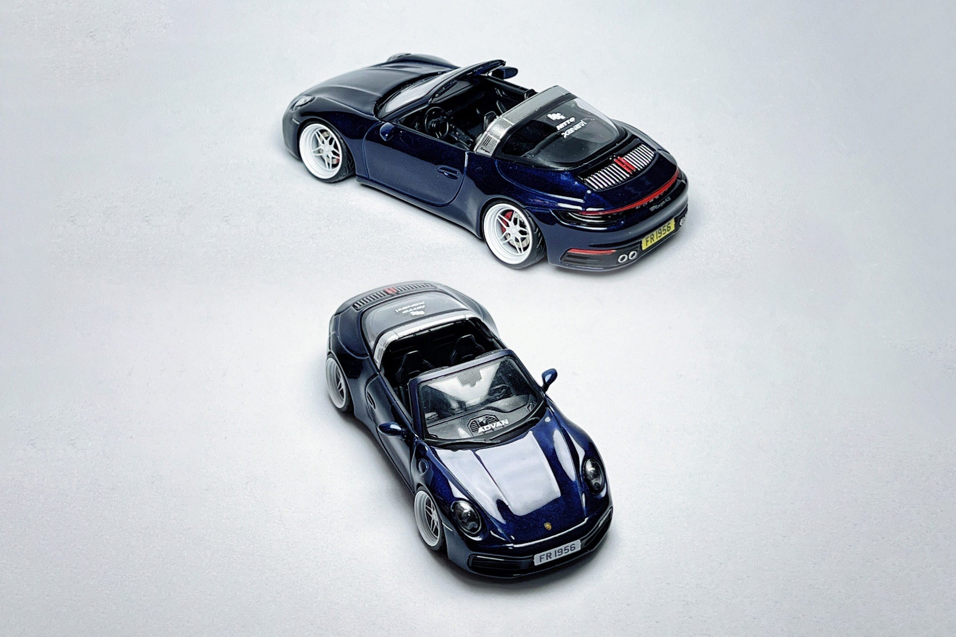 Custom 1:64 MINI GT Porsche 911 Targa 4S 412 metallic blue diecast model with livery details