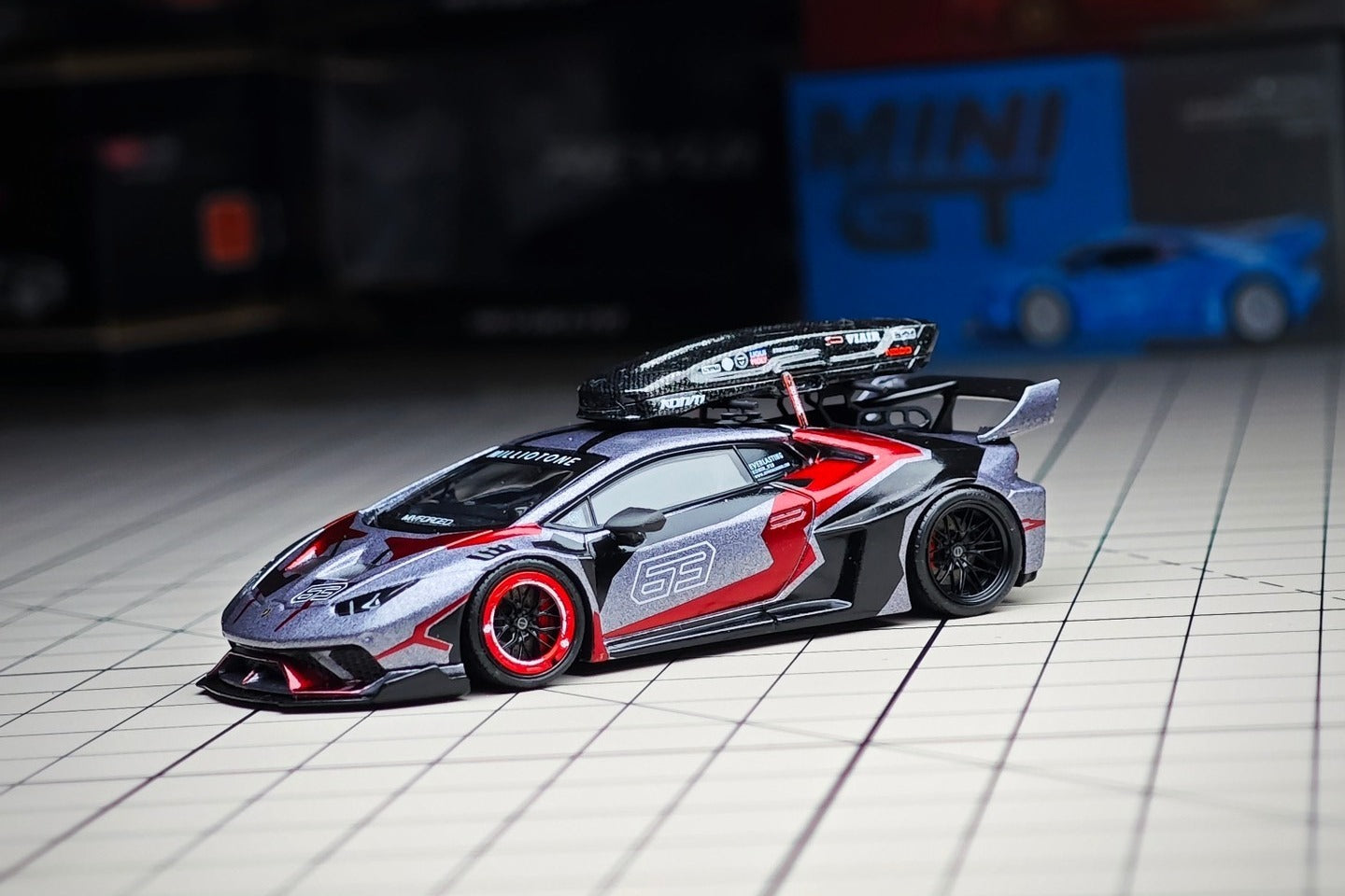 1:64 Lamborghini Huracán LBWK RONIN custom diecast with dynamic wheels and roof cargo box