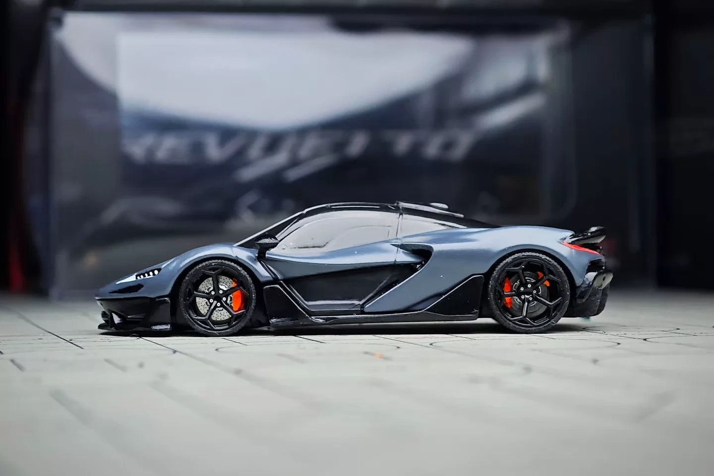 1:64 Hot Wheels McLaren W1 custom diecast model with dynamic bearing wheels