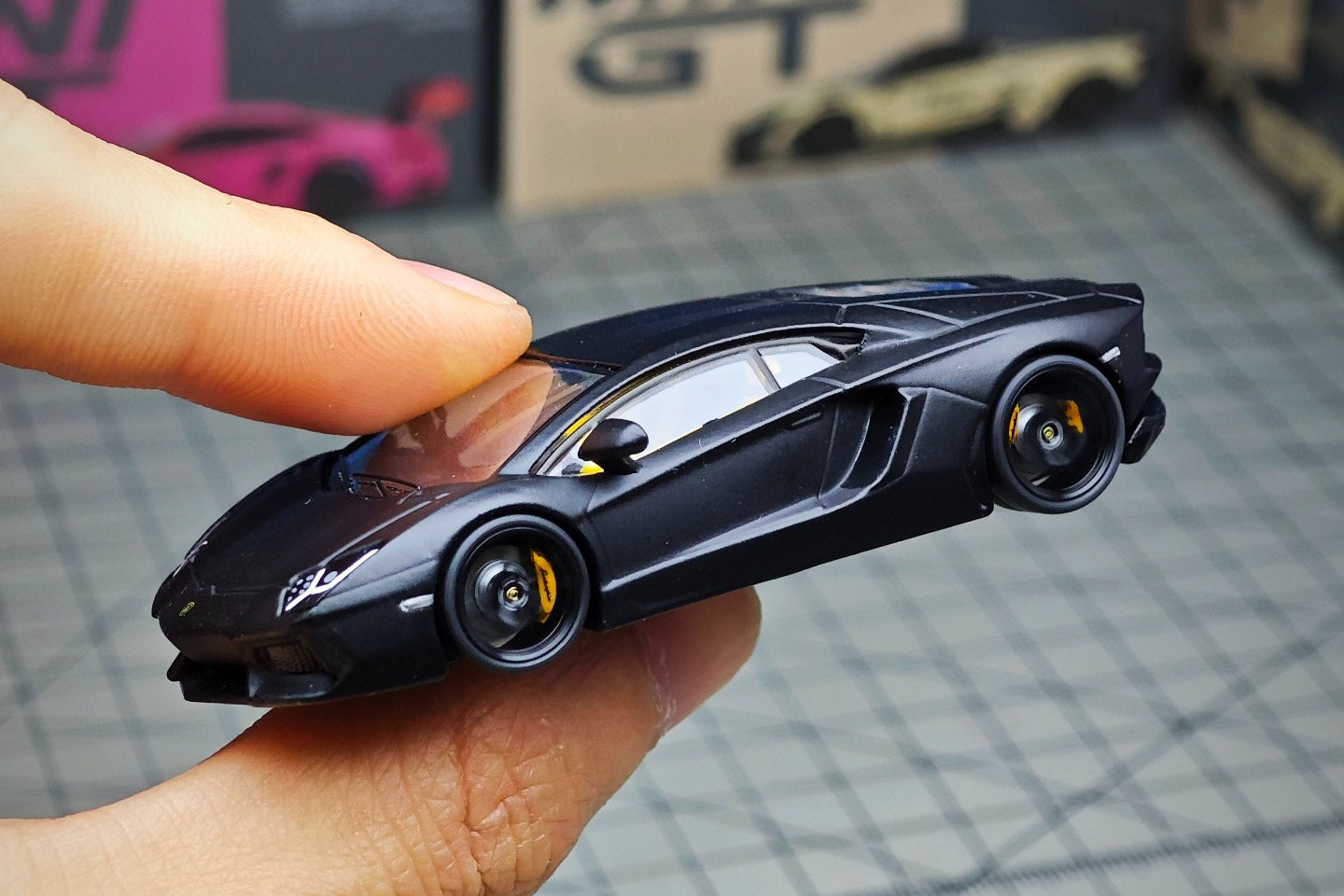 1:64 Kyosho Lamborghini Aventador LP700-4 custom diecast model