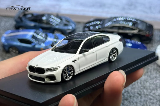 MJ 1:64 BMW M5 White Model Car | BBS RIF Silver Dynamic Wheels & Blue Calipers